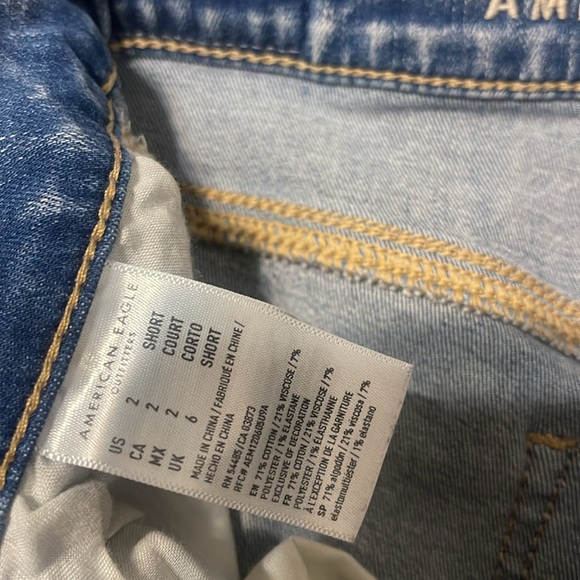 AMERICAN EAGLE Ripped Jeans - Picture 3 of 3